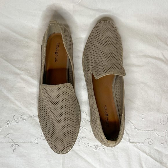 Indigo Rd Tan Suede Perforated Slip On Flats Shoes Women Size 8.5 - Picture 7 of 10